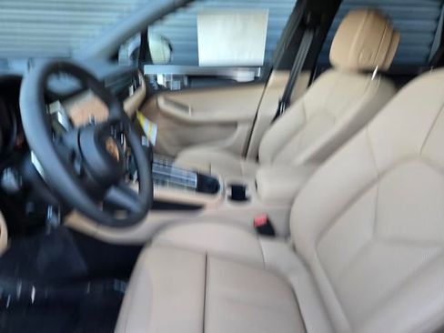 Used 2026 Porsche Macan image 27