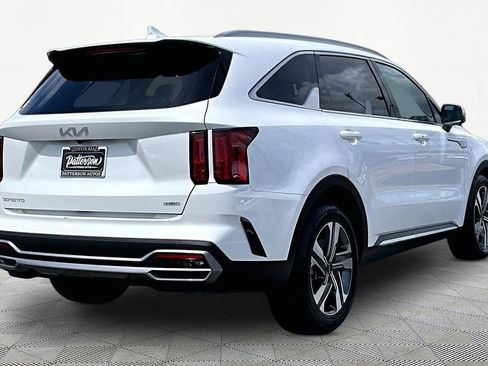 Used 2023 Kia Sorento SX Prestige w/ Panoramic Sunroof Package AWD/4WD image 3