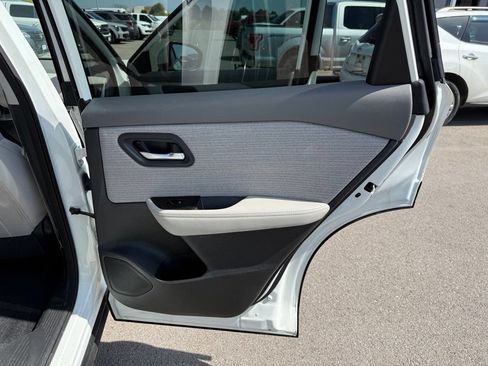 Used 2023 Nissan Rogue SV FWD image 19