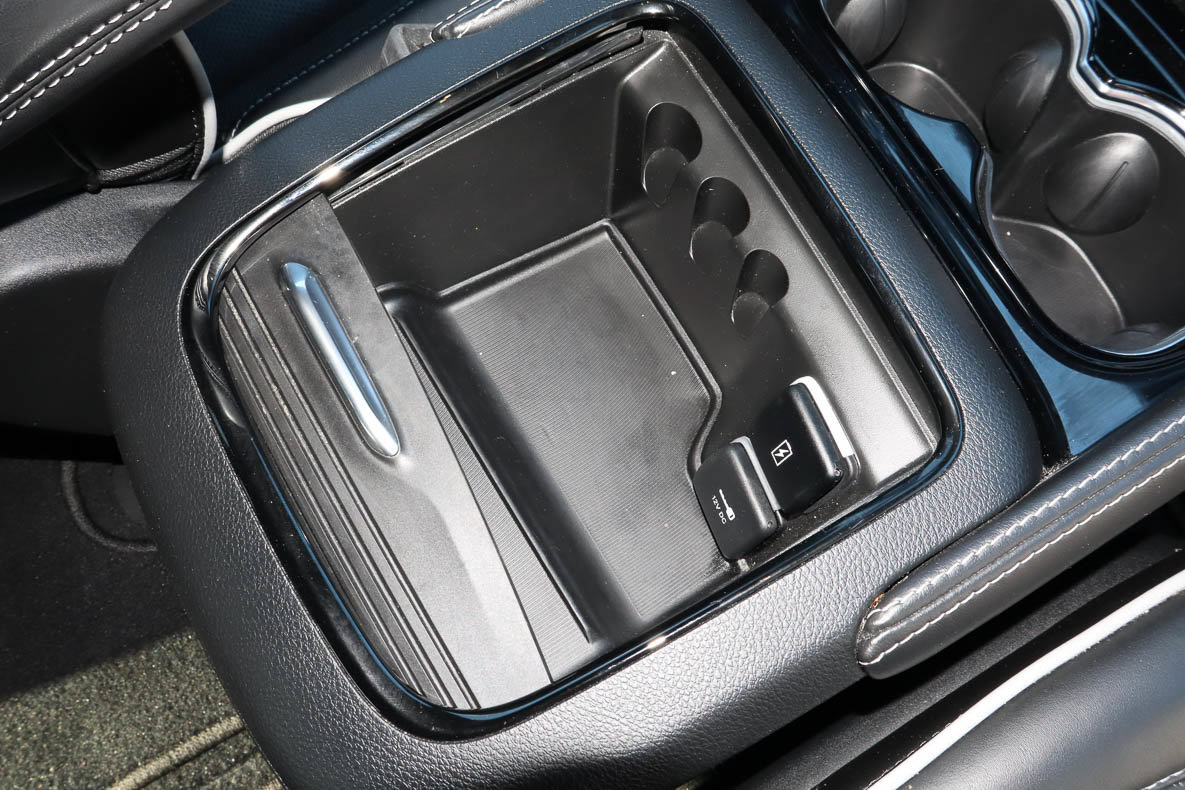 Used 2025 Chrysler Pacifica Limited FWD image 28