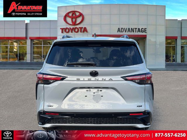 Used 2026 Toyota Sienna XSE FWD image 8