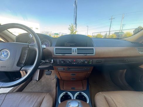 Used 2002 BMW 745i RWD image 9