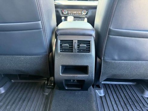 Used 2024 Mitsubishi Outlander SE AWD/4WD image 25