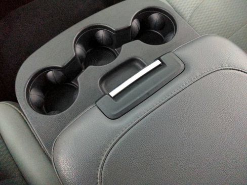 Used 2019 RAM 1500 Express w/ Wheel & Sound Group AWD/4WD image 17