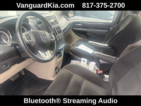 Used 2016 Dodge Grand Caravan SE w/ Quick Order Package 29E SE FWD image 4