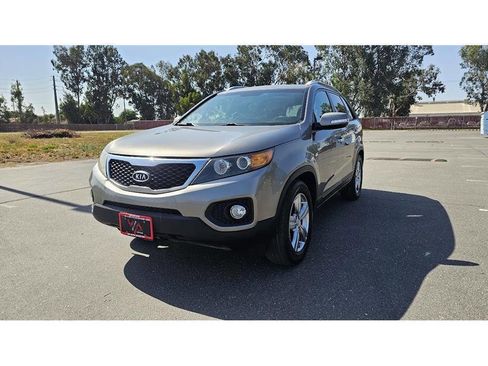 Used 2013 Kia Sorento EX w/ Premium Plus Pkg image 3