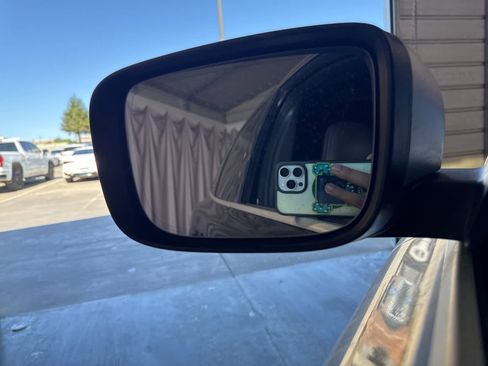 Used 2017 Volvo XC60 T6 R-Design w/ Climate Package image 30