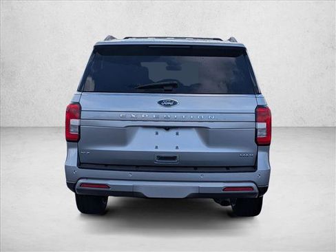 Used 2024 Ford Expedition Max XLT image 6