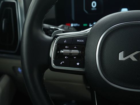 Used 2025 Kia Sorento SX Prestige image 28