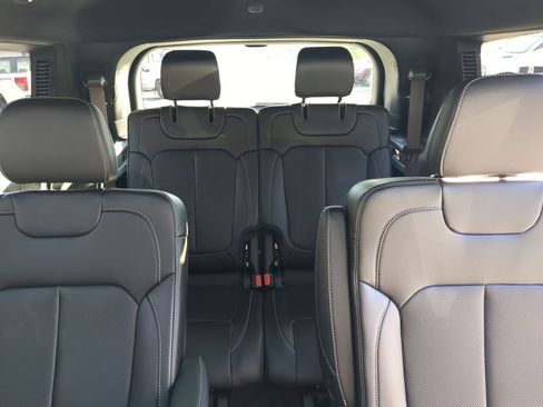 New 2025 Jeep Grand Cherokee L Limited w/ Luxury Tech Group II image 31