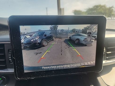 Used 2020 Ford Explorer XLT w/ Equipment Group 202A AWD/4WD image 22