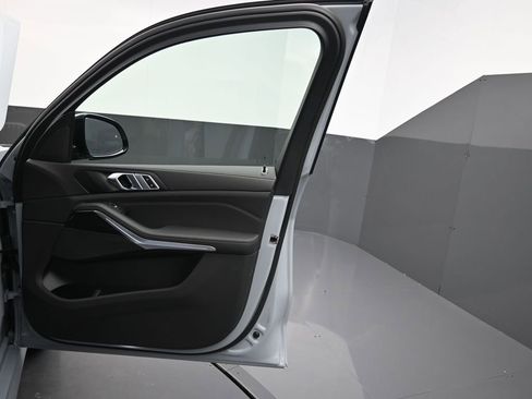 New 2026 BMW X5 xDrive50e image 25