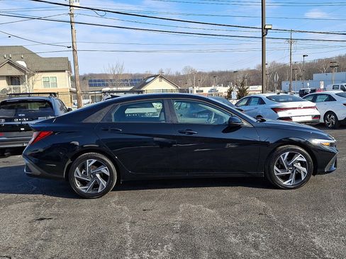 Certified 2025 Hyundai Elantra Sport image 7