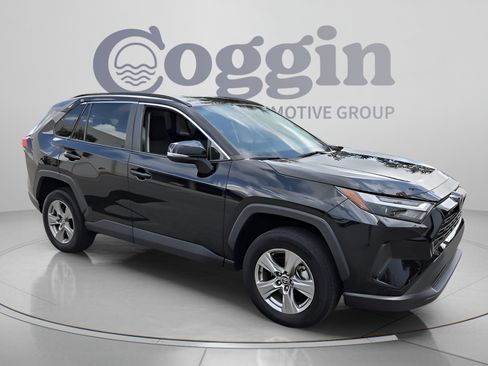 Used 2024 Toyota RAV4 XLE FWD image 7