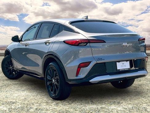 Used 2024 Buick Envista Sport Touring w/ Convenience I Package image 4