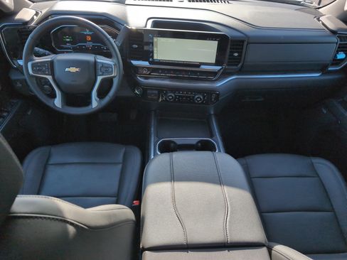 Used 2024 Chevrolet Silverado 2500 LTZ w/ LTZ Convenience Package image 26