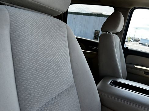 Used 2007 Chevrolet Suburban LT AWD/4WD image 13