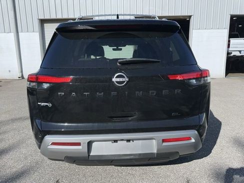 Used 2024 Nissan Pathfinder SL w/ SL Premium Package image 4