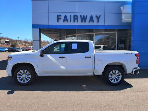 Used 2023 Chevrolet Silverado 1500 Custom image 5