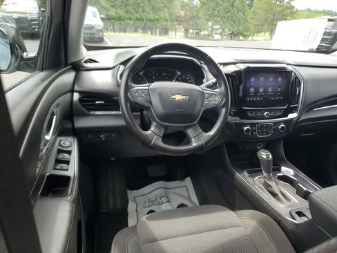 Used 2020 Chevrolet Traverse LT FWD image 11