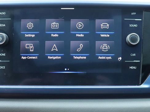 Used 2022 Volkswagen Taos SE w/ Panoramic Sunroof Package image 49