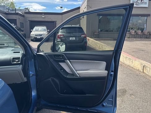 Used 2018 Subaru Forester 2.5i w/ Alloy Wheel Package AWD/4WD image 11