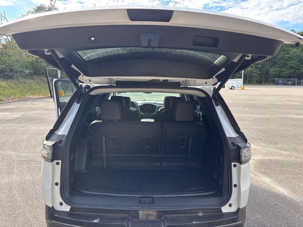 Used 2020 Chevrolet Traverse Premier w/ Redline Edition FWD image 23