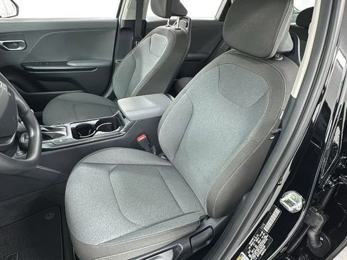 New 2025 Kia K4 LXS image 10