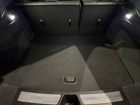 Used 2024 Cadillac Lyriq Tech image 5