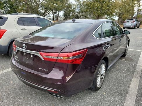 Used 2017 Toyota Avalon Limited image 4