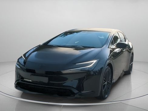 Used 2026 Toyota Prius FWD image 11