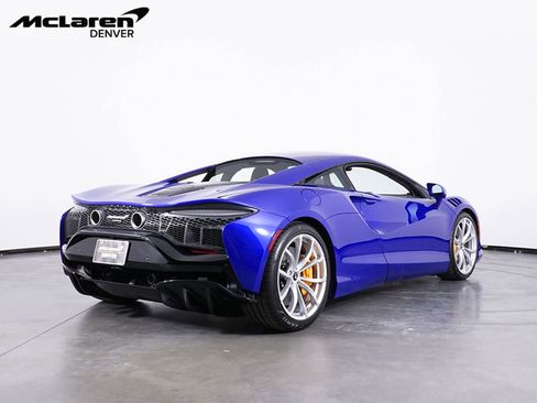 New 2025 McLaren Artura RWD image 16