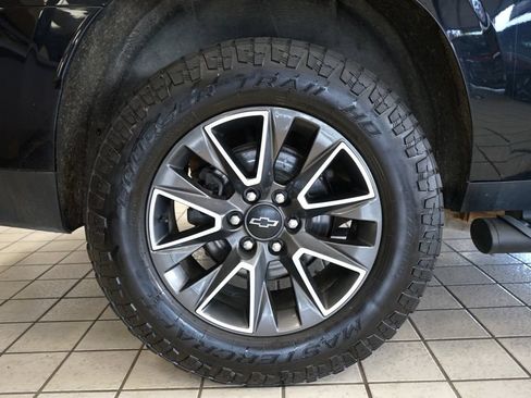 Used 2021 Chevrolet Suburban Z71 w/ Rear Media and Nav Package AWD/4WD image 62