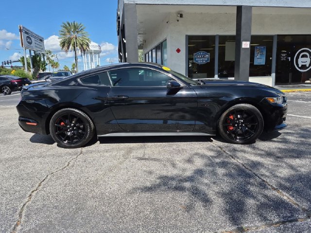 Used 2017 Ford Mustang GT w/ Black Accent Package RWD image 4