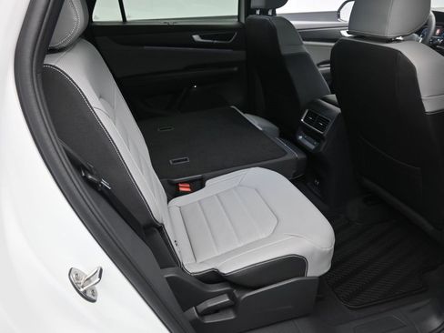 New 2026 Volkswagen Atlas Cross Sport SEL R-Line image 26