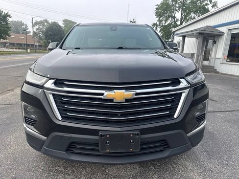 Used 2023 Chevrolet Traverse LT w/ LT Premium Package AWD/4WD image 2