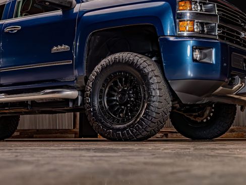 Used 2016 Chevrolet Silverado 2500 High Country w/ Duramax Plus Package image 14