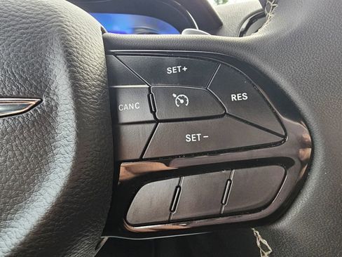 Used 2023 Chrysler 300 S image 33