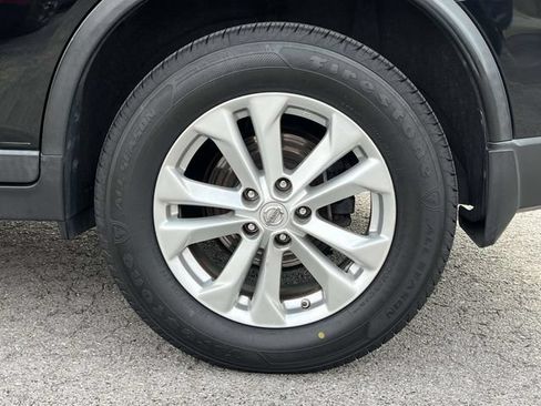Used 2015 Nissan Rogue SV w/ SV Premium Package AWD/4WD image 11