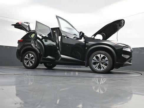 Used 2023 Nissan Rogue SV FWD image 70