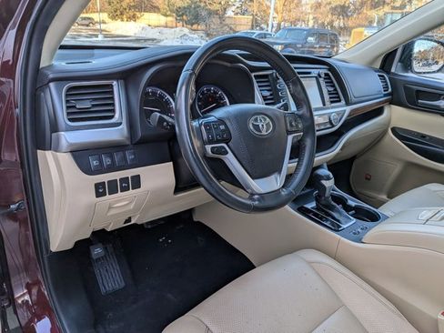 Certified 2019 Toyota Highlander Limited image 10
