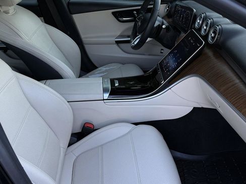 Used 2022 Mercedes-Benz C 300 4MATIC Sedan image 43