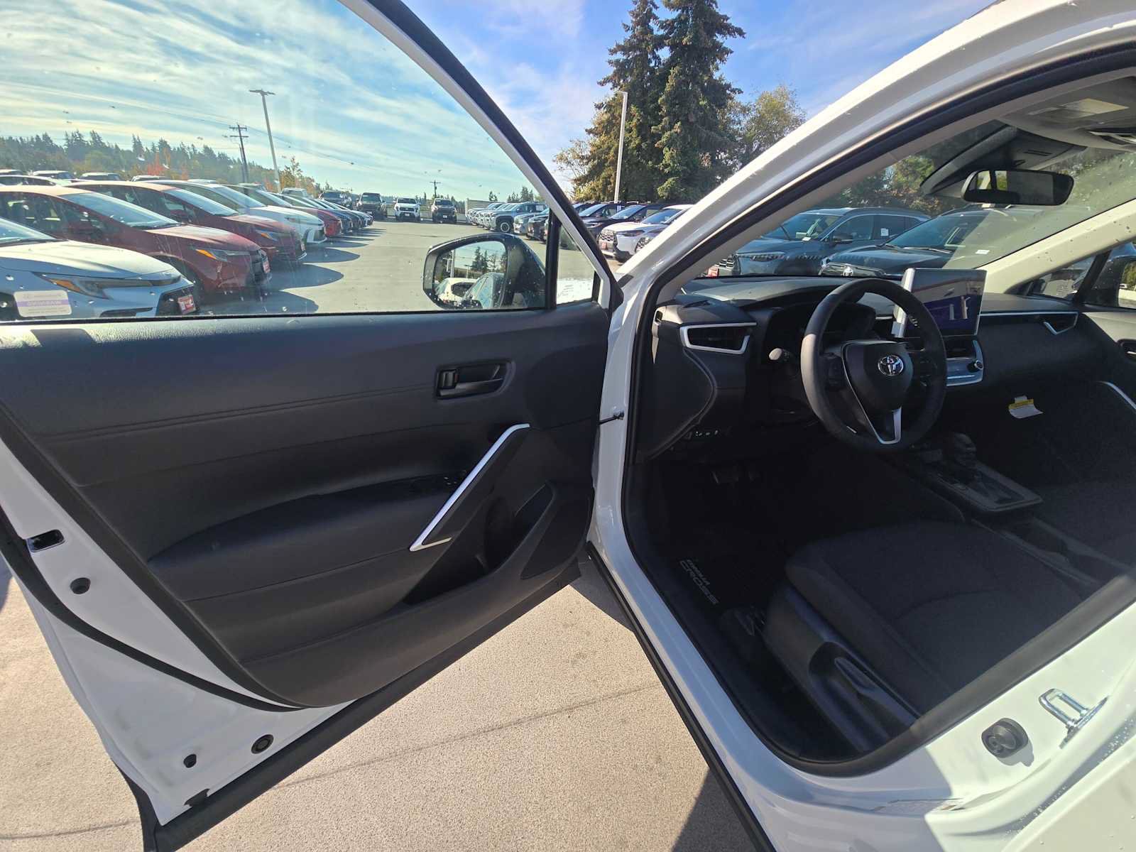 New 2026 Toyota Corolla Cross LE w/ Moonroof Package AWD/4WD image 20