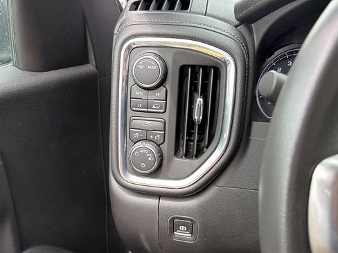 Used 2021 Chevrolet Silverado 1500 LT w/ Remote Start Package AWD/4WD image 11