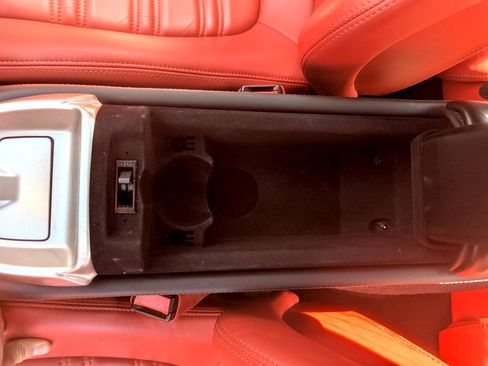 Used 2013 Ferrari California image 30