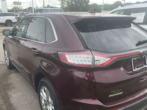 Used 2018 Ford Edge SEL w/ Equipment Group 201A FWD image 4