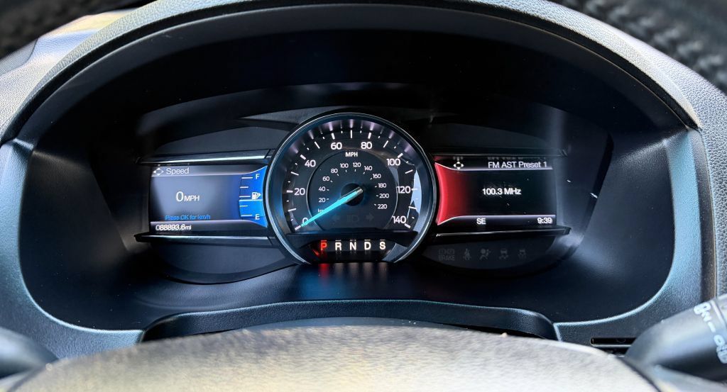 Used 2019 Ford Explorer XLT w/ Equipment Group 202A FWD image 24