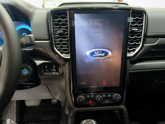 New 2026 Ford Ranger Lariat w/ Black Appearance Package AWD/4WD image 23