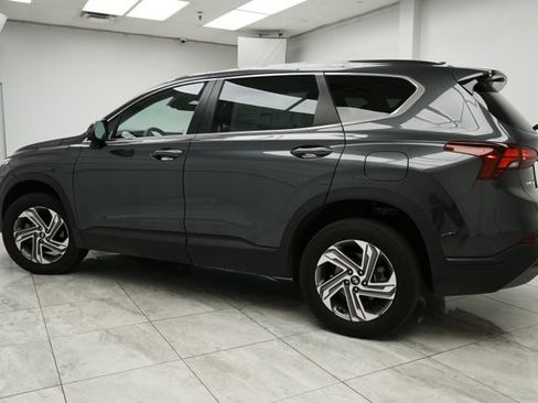 Used 2023 Hyundai Santa Fe SE image 3