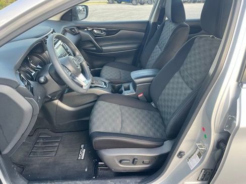 Certified 2020 Nissan Rogue Sport SV image 11